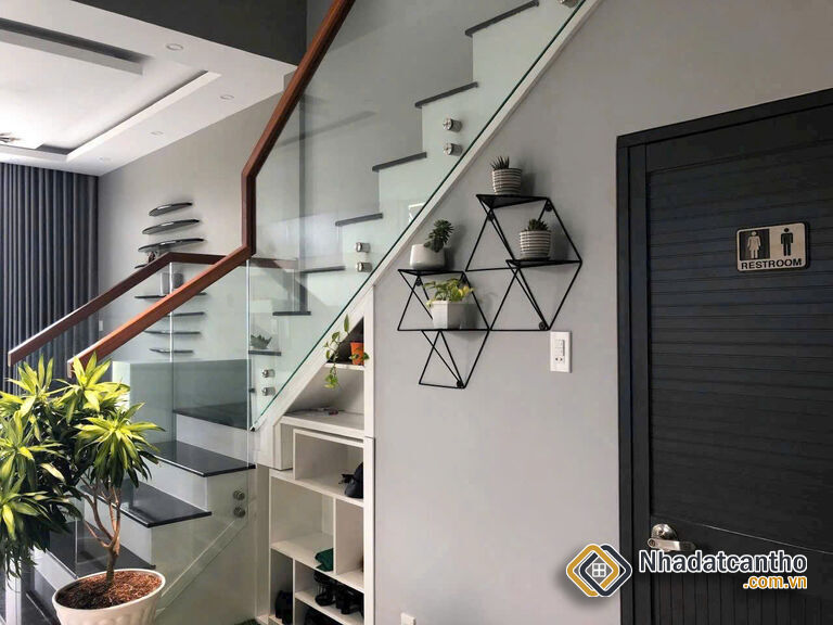Nhà 2 lầu rộng rãi có hồ bơi đường tỉnh 925, Châu Thành, Cần Thơ - 5.89 tỷ