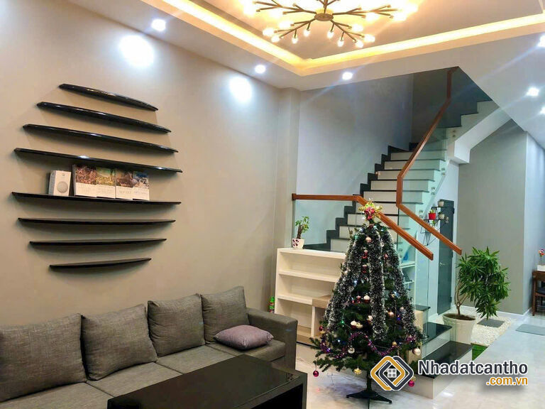 Nhà 2 lầu rộng rãi có hồ bơi đường tỉnh 925, Châu Thành, Cần Thơ - 5.89 tỷ