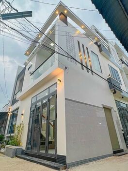 NHA XINH P AN KHÁNH NINH KIỀU  1 TRET 1 LẦU GOC 2 MẶT TIỀN .HEM TỔ 1-2 NGUYỄN VĂN CƯ