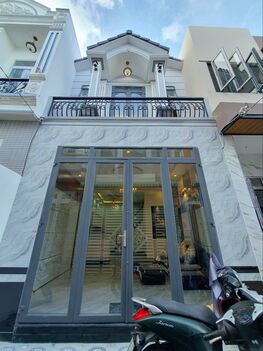 BÁN NHÀ TRỆT LẦU HƯỚNG ĐÔNG NAM HẺM 388 NGUYỄN VĂN CỪ