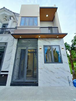 BÁN NHÀ TRỆT LẦU HẺM 388 NGUYỄN VĂN CỪ