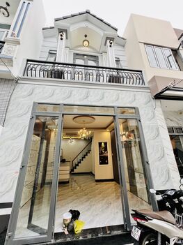 BÁN NHÀ 1 TRỆT 1 LẦU, HẺM 388 NVC (SAU LƯNG ĐẠI NGÂN).