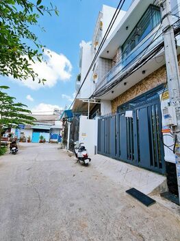 Bán nhà góc 2 mặt tiền Hẻm 11 Nguyễn Văn Linh