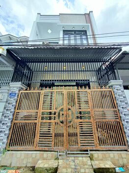 BÁN NHÀ TRỆT LẦU 2 MẶT TIỀN 03 PHÒNG NGỦ 02 WC