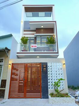 BÁN NHÀ TRỆT LẦU 01 PHÒNG THỜ 03 PHÒNG NGỦ 03 WC