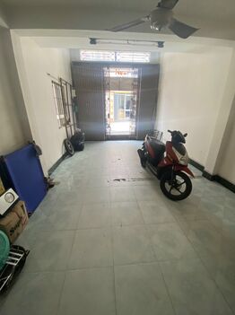 NHÀ 1 LỮNG 1 LẦU MẶT TIỀN LỘ Ô TÔ GẦN TRẦN HUNG ĐẠO