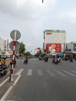 Bán khách sạn trung tâm Ninh Kiều giá ngộp ngân hàng