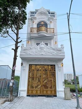 Nhà 2 mặt tiền 1 trệt 3 lầu ( mặt tiền chợ) 7,9 tỷ giảm mạnh còn 7,4 tỷ 400m2 Khu Văn Hoá Tây Đô