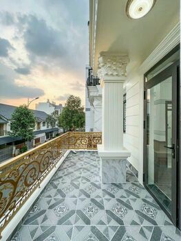 NHÀ 2 LẦU KHU DÂN CƯ NAM LONG