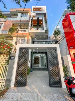 NHÀ 1TRỆT 3LẦU MẶT TIỀN ĐƯỜNG NGUYỄN VĂN CỪ ND ĐOẠN KDC HỒNG PHÁT PHÙ HỢP MỞ VĂN PHÒNG & CTY