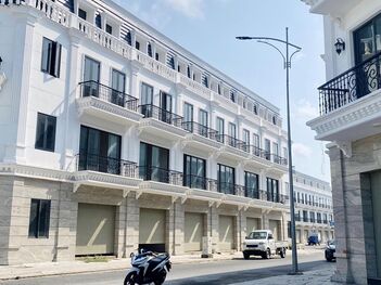 Bán Nhà Mặt Tiền Chợ Kinh Doanh