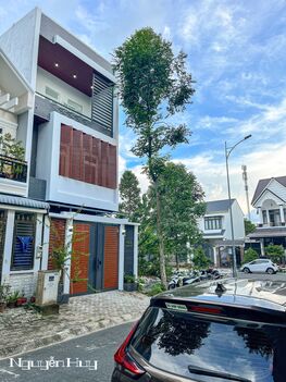 NHÀ TRỆT 2 LẦU PHONG CÁCH HIỆN ĐẠI TUYỆT ĐẸP VỪA MỚI HOÀN THIỆN. KHU NAM LONG 2