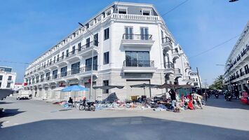 Bán nhà 1 trệt 3 lầu mặt tiền ở chợ Thới Lai, Cần Thơ