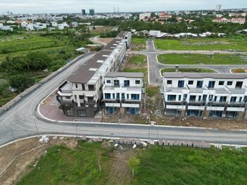 CẦN BÁN CẶP NỀN GÓC. MƯƠNG HỞ