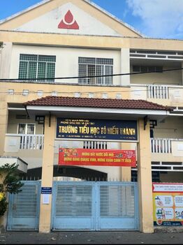 bán gấp nền góc 2 mặt tiền ngay chợ xuân khánh