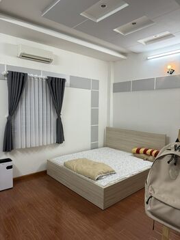 Nhà 1 trệt , 1 lửng 2 lầu full nội thất mới đẹp