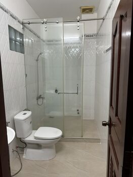 Nhà 1 trệt , 1 lửng 2 lầu full nội thất mới đẹp