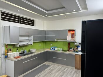 Nhà 1 trệt , 1 lửng 2 lầu full nội thất mới đẹp