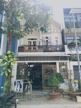 NHÀ LẦU ĐƯỜNG SỐ 10 NAM LONG DT 5,7X14 XÂY KIÊN CỐ GIÁ 4 TỶ 350 TRIỆU (THƯƠNG LƯỢNG ÍT)