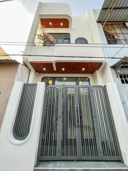 NHÀ TRỆT LẦU HẺM 9 PHẠM NGỌC HƯNG - 3 PHÒNG NGỦ