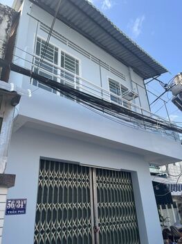 NHÀ LẦU GÓC 2 mt NGAY TRUNG TÂM THƯƠNG MẠI CÁI KHẾ