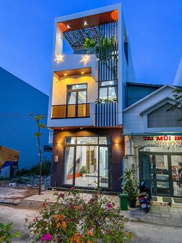 NHÀ TRỆT 2 LẦU MỚI XÂY PHONG CÁCH TÂN CỔ ĐIỂN MỚI 2024