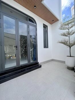 Nhà trệt lầu mới hoàn công gần chợ trường học đường Lê Văn Sô