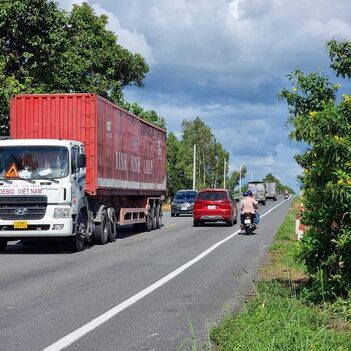 Bán đất mặt tiền đường Bốn Tổng  - Một Ngàn