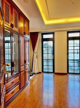 BÁN NHÀ 1T3L đúc, MẶT TIỀN Trần Hoàng Na mới, gần sát Nguyễn Văn Cừ