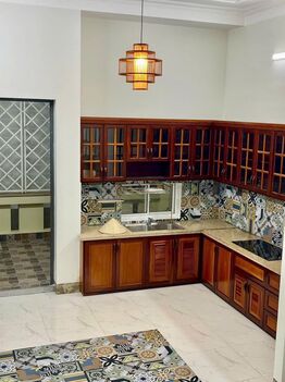 BÁN NHÀ 1T3L đúc, MẶT TIỀN Trần Hoàng Na mới, gần sát Nguyễn Văn Cừ