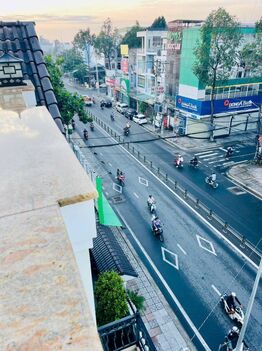 BÁN NHÀ 1T3L đúc, MẶT TIỀN Trần Hoàng Na mới, gần sát Nguyễn Văn Cừ