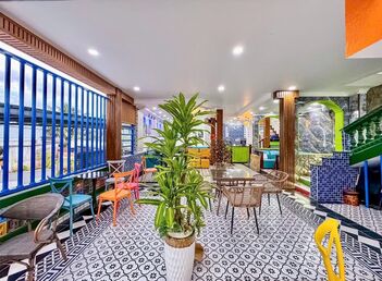 BÁN NHÀ mới đẹp, TẶNG NGUYÊN QUÁN ĐANG KD, vị trí HOT nhất Cần Thơ