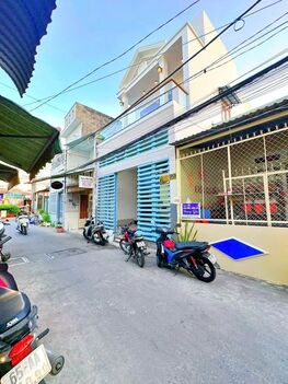 BÁN NHÀ LẦU - DT RẤT RỘNG & ĐẸP. Nằm gần Chợ Mít Nài & Đại Học Cần Thơ.