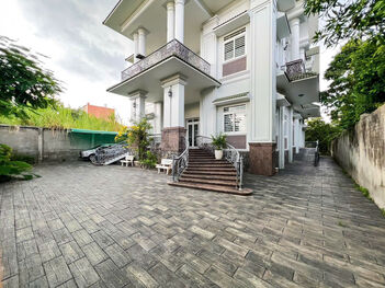 BÁN BIỆT THỰ CAO CẤP MẶT TIỀN NGUYỄN HỮU CẦU – KDC VẠN PHÁT, CỒN KHƯƠNG, P.CÁI KHẾ, Q.NINH KIỀU, CẦN THƠ