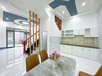 BÁN NHÀ 1T1L đúc, TRỤC CHÍNH HẺM THÔNG, cách MT Trần Nam Phú chỉ 30m