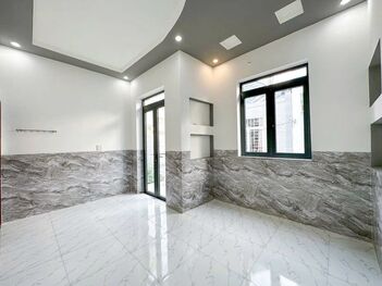 BÁN NHÀ 1T1L đúc, TRỤC CHÍNH HẺM THÔNG, cách MT Trần Nam Phú chỉ 30m