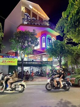 BÁN NHÀ mới đẹp, TẶNG NGUYÊN QUÁN ĐANG KD, vị trí HOT nhất Cần Thơ