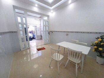 BÁN NHÀ 1T1L, mới đẹp, TRỤC CHÍNH HẺM THÔNG, xe hơi tới nhà luôn