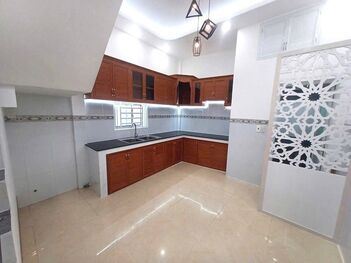 BÁN NHÀ 1T1L, mới đẹp, TRỤC CHÍNH HẺM THÔNG, xe hơi tới nhà luôn