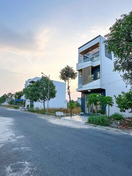 BÁN NHÀ 1T2L đúc mới, HIỆN ĐẠI Nội Thất TUYỆT ĐẸP, sổ Hồng hoàn chỉnh
