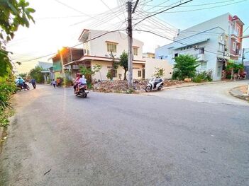 Bán nền góc hai mặt tiền đường trần văn nghiêm
