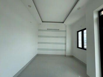 NHÀ LẦU DIỆN TÍCH RỘNG LỘ OTO VIVU TRỤC CHÍNH HẺM 9 Đ. TRẦN NAM PHÚ