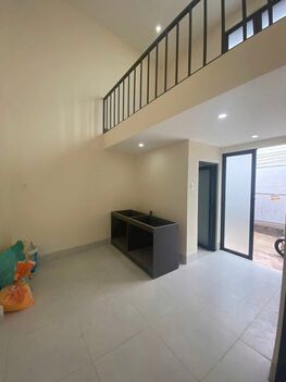 Bán 1Cặp Nhà, xây trên nền 8m x 5m, hẻm 311 NVCừ, đối diện CTy Dược Hậu Giang
