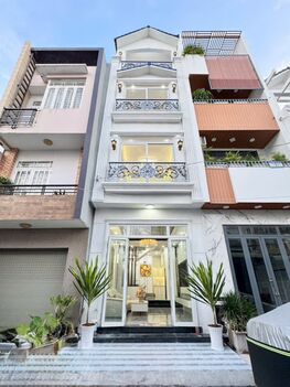 Bán nhà 1T3L đúc, FULL NỘI THẤT - MẶT TIỀN. Vừa ở vừa KDoanh, VPCTy, Spa,…  Mặt Tiền Nguyễn Văn Trỗi