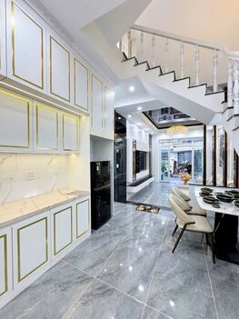 Bán nhà 1T3L đúc, FULL NỘI THẤT - MẶT TIỀN. Vừa ở vừa KDoanh, VPCTy, Spa,…  Mặt Tiền Nguyễn Văn Trỗi