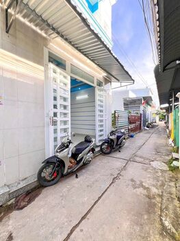 BÁN NHÀ 1T1L đúc, mới đẹp - HOÀN CÔNG đầy đủ (Nằm kế ĐẠI HỌC CÔNG NGHỆ CT)