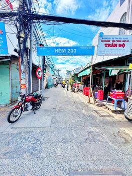 BÁN NHÀ 1T1L, DIỆN TÍCH LỚN - Đầu Hẻm 233 NVCừ (Hẻm gần trường ĐH Công Nghệ - Kỹ Thuật)