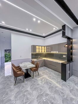 BÁN NHÀ 1T1L mới, gần chợ BÀ BỘ, trường ĐHYD Cần Thơ. Mới đẹp, có sân đậu xe hơi