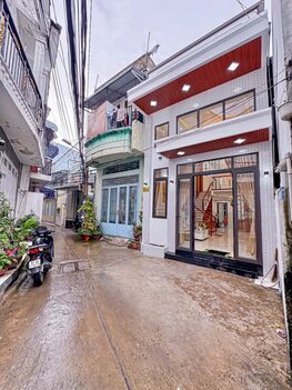 Bán nhà 1TRỆT 1LỬNG, 3 PHÒNG NGỦ, Gần VINCOM HÙNG VƯƠNG
