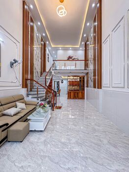 Bán nhà 1TRỆT 1LỬNG, 3 PHÒNG NGỦ, Gần VINCOM HÙNG VƯƠNG